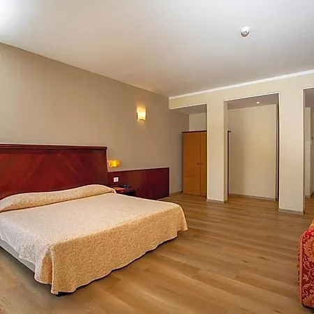 Europalace فندق فيربانيا