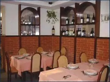 埃姆珀若酒店 3* 韦尔巴尼亚